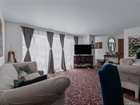 243-17 72nd Avenue, Douglaston NY 11362