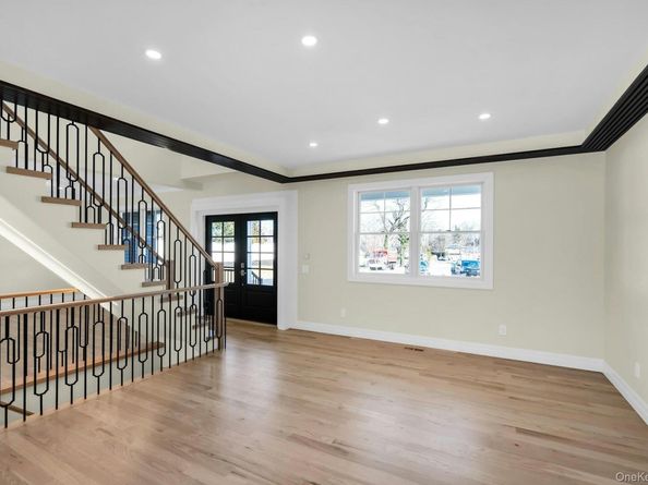 3 Carmine Court, Commack NY 11725