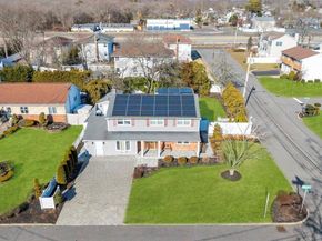 3 Avelaine Court, Babylon NY 11702