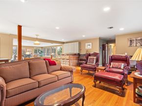 66 Davison Lane E, West Islip NY 11795