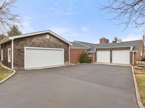 66 Davison Lane E, West Islip NY 11795