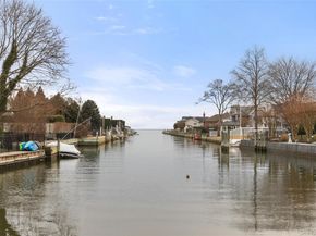 66 Davison Lane E, West Islip NY 11795