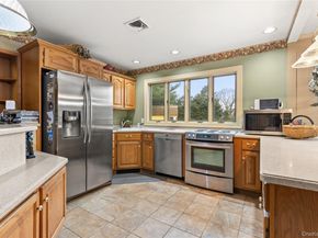 66 Davison Lane E, West Islip NY 11795