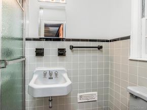 28 Moore Street, Hartsdale NY 10530