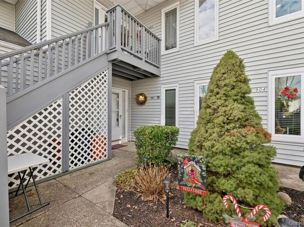 901 Fenway Road, Saint James NY 11780