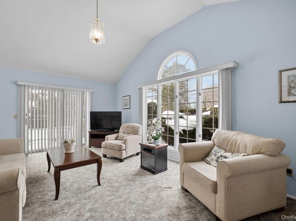 339 Oakwood Avenue, Bayport NY 11705