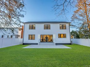 2570 Aster Place S, Westbury NY 11590
