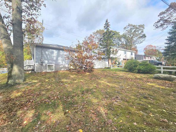 31 Brookhaven Drive, Rocky Point NY 11778