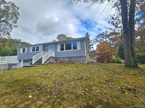 31 Brookhaven Drive, Rocky Point NY 11778
