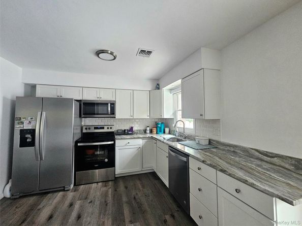 31 Brookhaven Drive, Rocky Point NY 11778