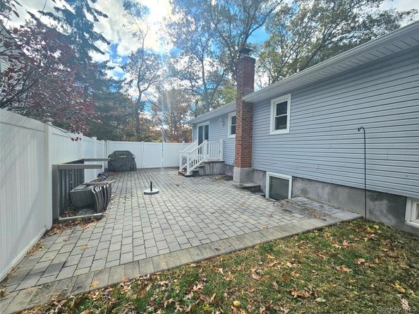 31 Brookhaven Drive, Rocky Point NY 11778