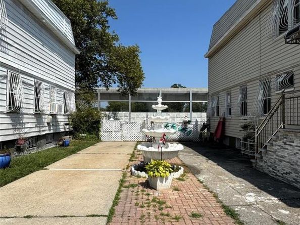 115-46 W Van Wyck Expressway, South Ozone Park NY 11420