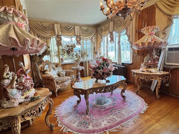 115-46 W Van Wyck Expressway, South Ozone Park NY 11420