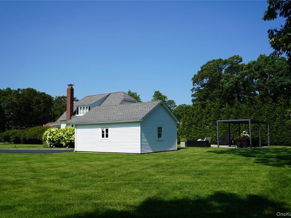24 Pegs Lane, Riverhead NY 11901