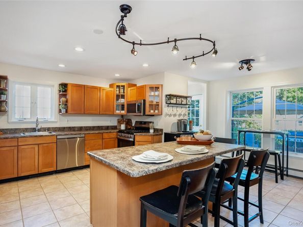 43 Pine Street, Sayville NY 11782