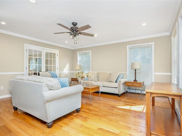 43 Pine Street, Sayville NY 11782
