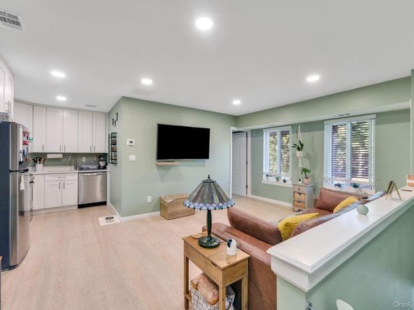 2 sierra ct 2, Coram NY 11727