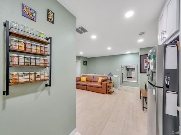 2 sierra ct 2, Coram NY 11727