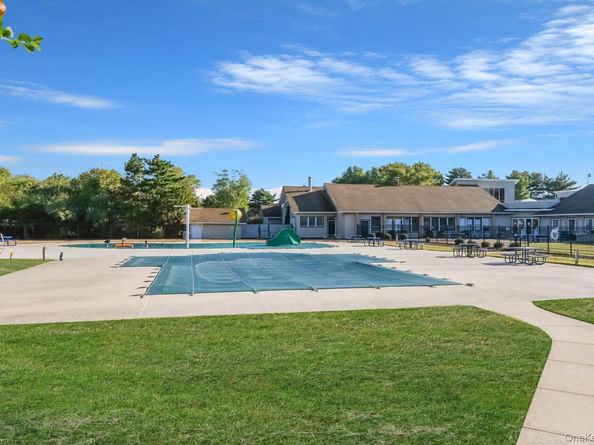 2 sierra ct 2, Coram NY 11727