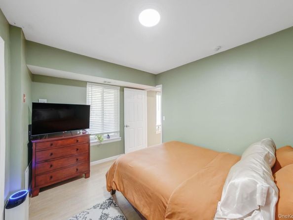2 sierra ct 2, Coram NY 11727