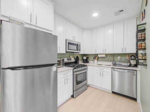2 sierra ct 2, Coram NY 11727