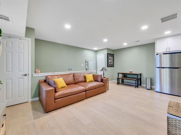 2 sierra ct 2, Coram NY 11727
