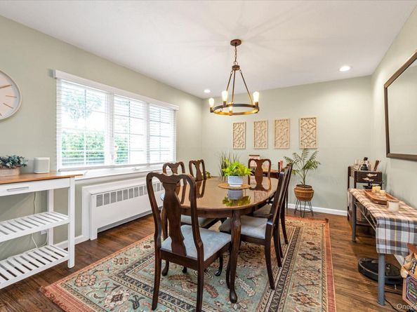 35 Burling Lane S, West Islip NY 11795