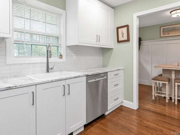 35 Burling Lane S, West Islip NY 11795
