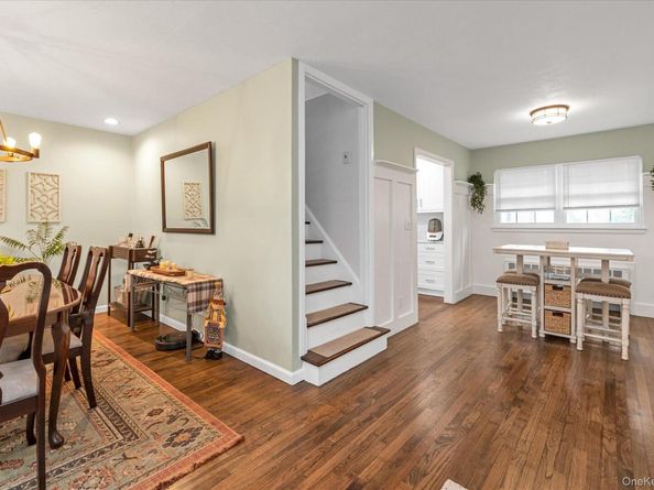 35 Burling Lane S, West Islip NY 11795