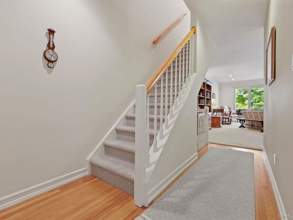 4 Rockledge Lane, Pleasantville NY 10570