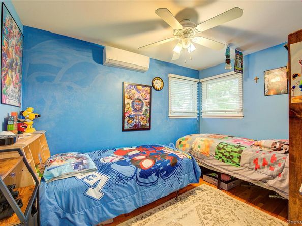 35 Jackson Avenue, Bethpage NY 11714