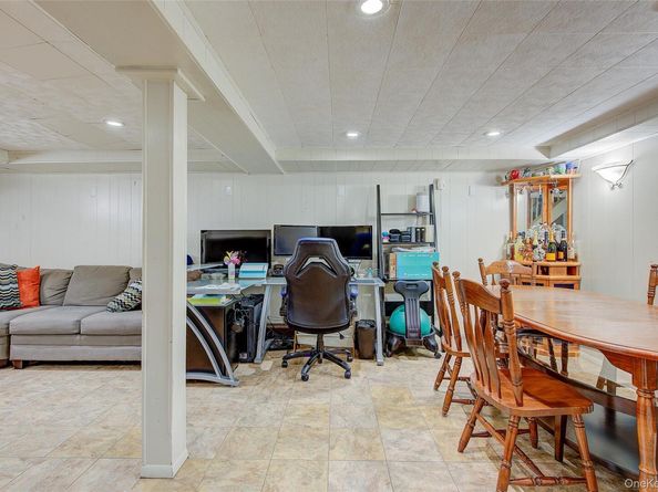 35 Jackson Avenue, Bethpage NY 11714