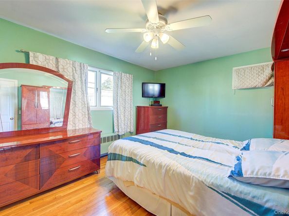 35 Jackson Avenue, Bethpage NY 11714