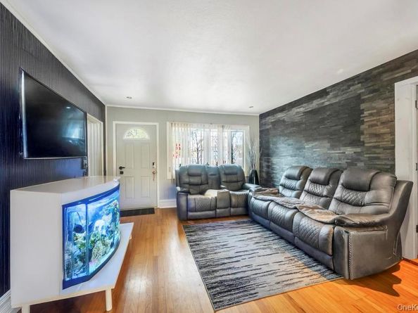 3 Francisco Avenue, Central Islip NY 11722