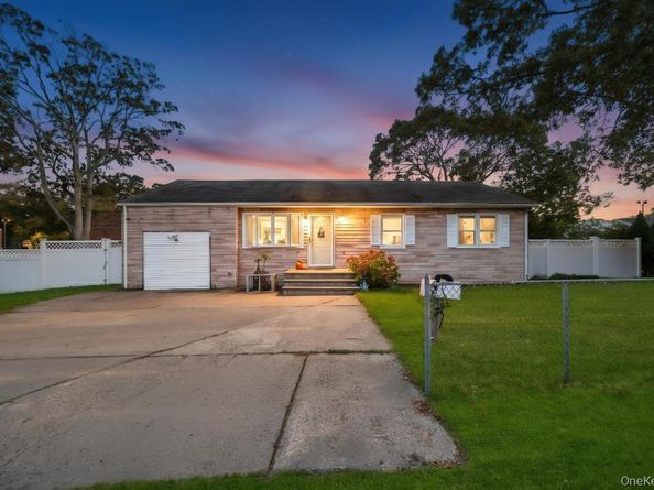 3 Francisco Avenue, Central Islip NY 11722