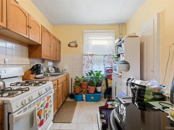 3957 Paulding Avenue, Bronx NY 10466