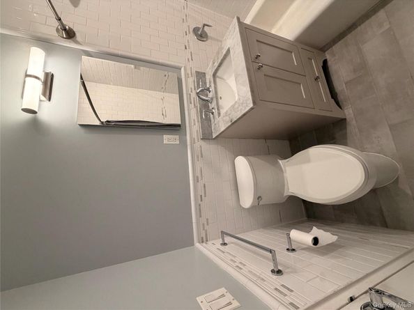 1 Bryant Crescent 2 L, White Plains NY 10605