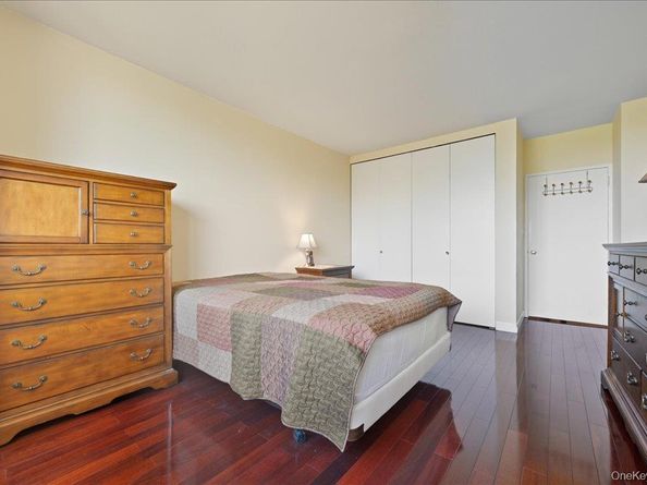 26910 Grand Central Parkway 5M, Floral Park NY 11005