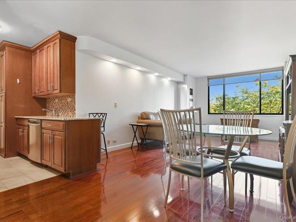 26910 Grand Central Parkway 5M, Floral Park NY 11005