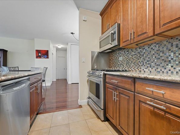 26910 Grand Central Parkway 5M, Floral Park NY 11005