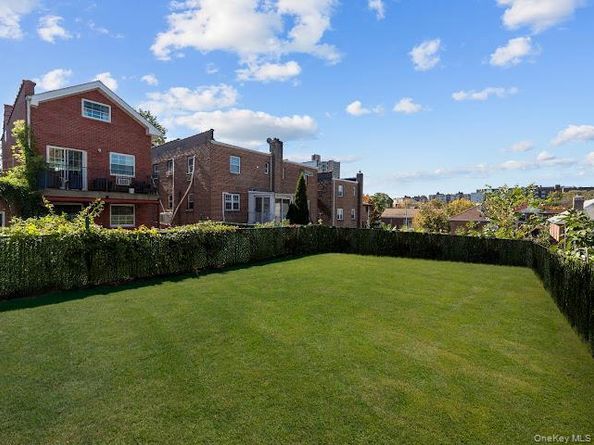 2037 Radcliff Avenue, Bronx NY 10462