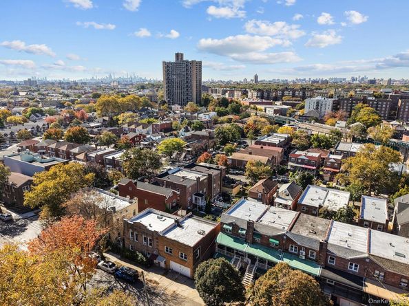 2037 Radcliff Avenue, Bronx NY 10462