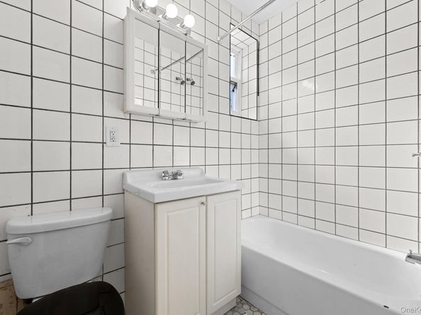 2037 Radcliff Avenue, Bronx NY 10462