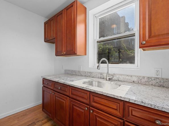 2037 Radcliff Avenue, Bronx NY 10462