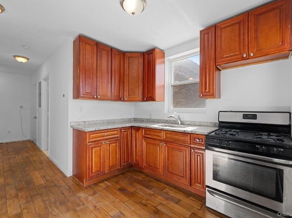 2037 Radcliff Avenue, Bronx NY 10462