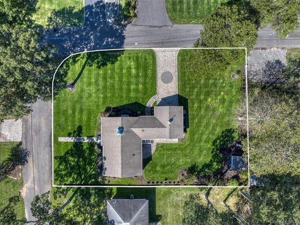 750 Mayflower Road, Mattituck NY 11952