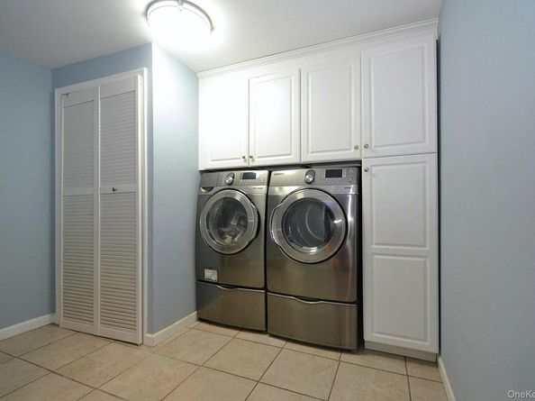 91 Broadlawn Drive, Central Islip NY 11722