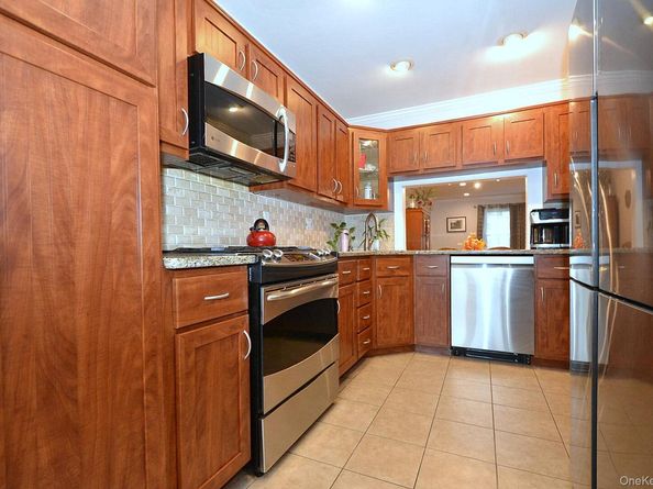 91 Broadlawn Drive, Central Islip NY 11722
