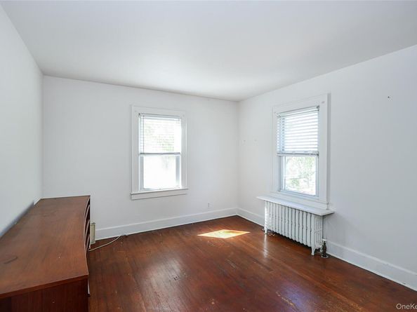 437 Ray Street, Freeport NY 11520