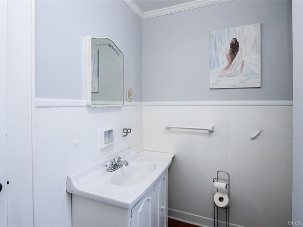437 Ray Street, Freeport NY 11520